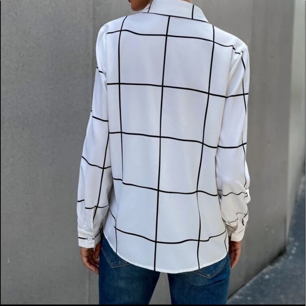 ruffle trim blouse - Picture 3 of 7